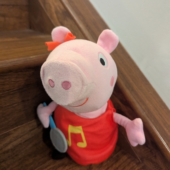 PEPPA PIG Bundle. Singing Talking Peppa Plush & Heys Lunch Bag - Picture 9 of 17